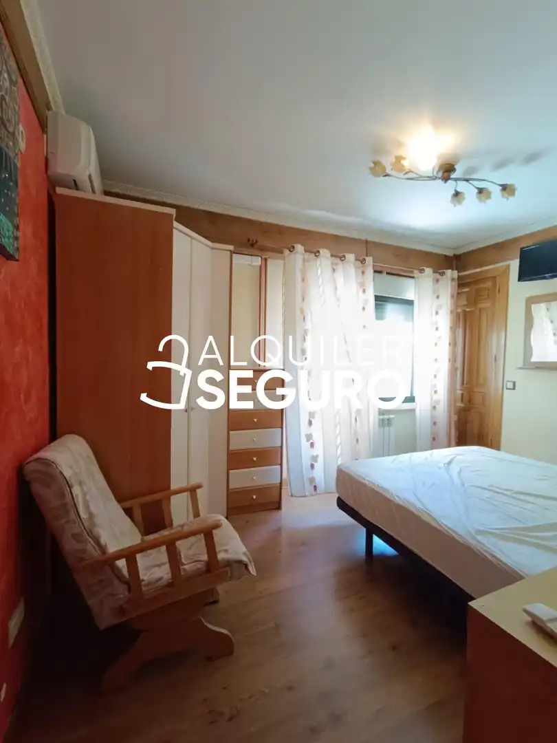 Habitación de Piso de alquiler en Valdemoro con Aire acondicionado, Calefacción y Terraza