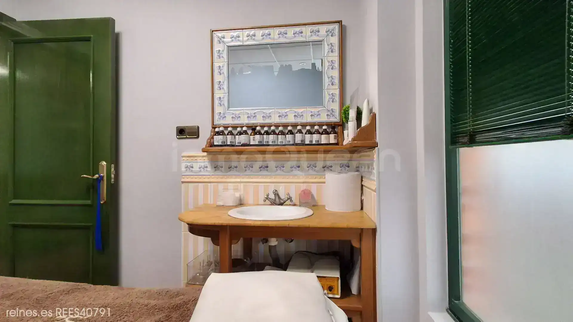 Badezimmer von Geschaftsraum zum Verkauf in Siero mit Möbliert