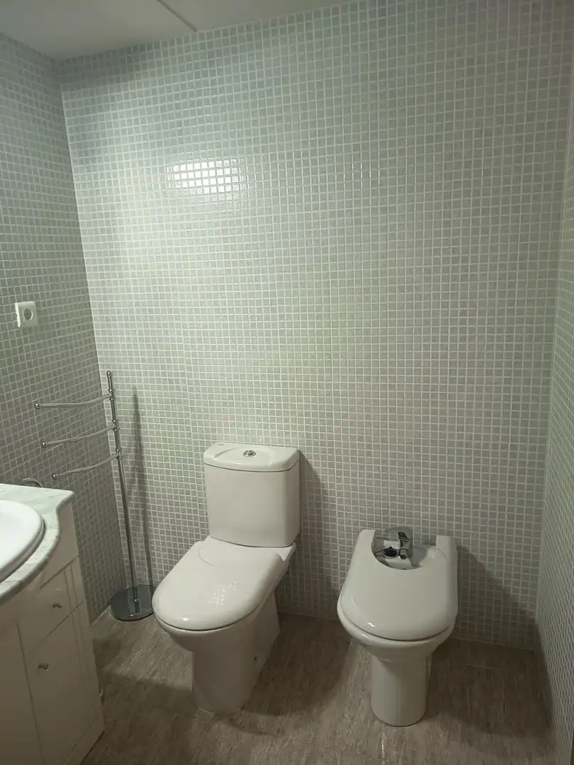Badezimmer von Wohnungen zur Miete in Alcanar mit Klimaanlage, Heizung und Terrasse