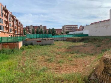 Terreny residencial en venda a Calle Miguel Delibes