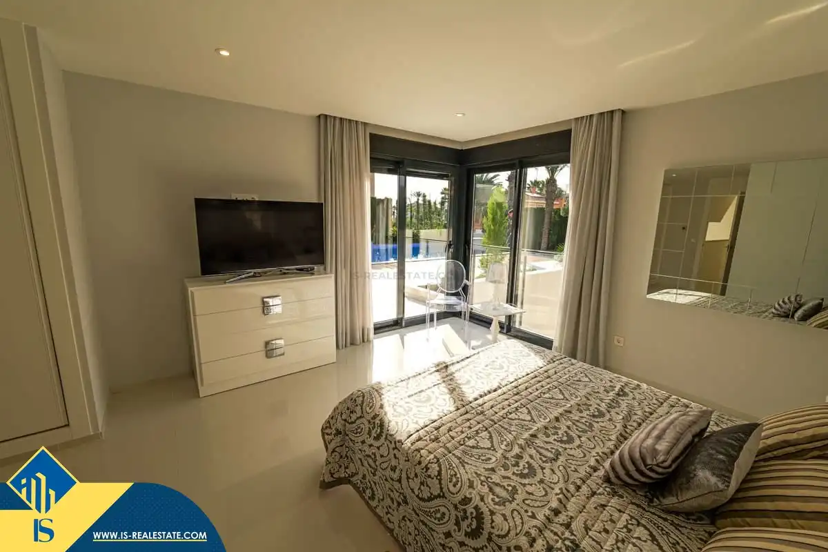 Chalet con piscina en venta en Playa del Acequión, Náufragos y Rocío del Mar, imagen 5