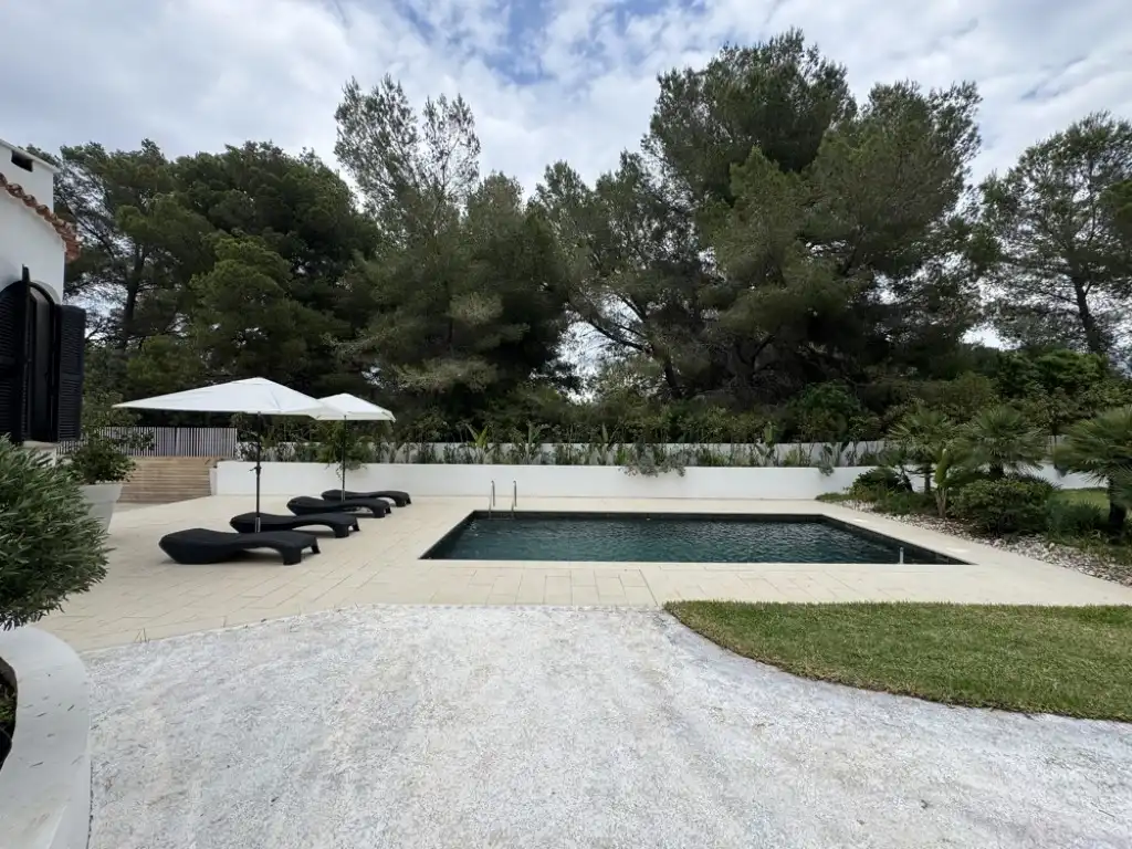 Swimming pool of Houses for sale in Calvià  with Air Conditioner, Terrace and Swimming Pool