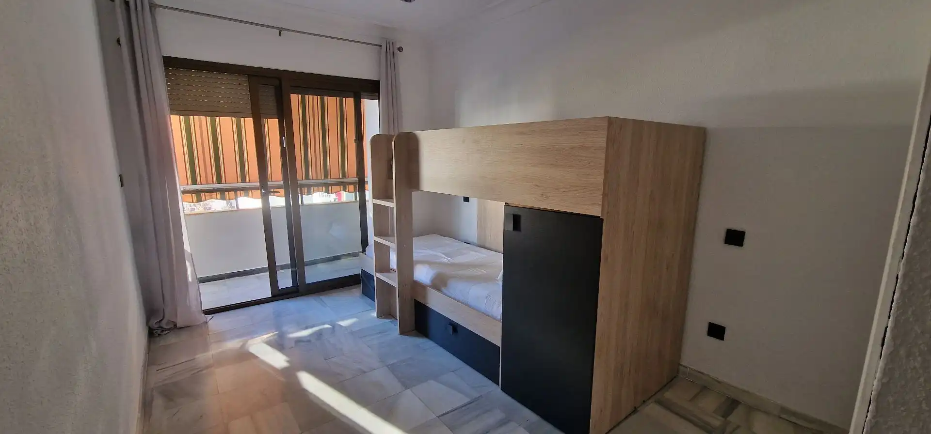 Habitación de Apartamento en venta en Garrucha con Aire acondicionado, Calefacción y Terraza