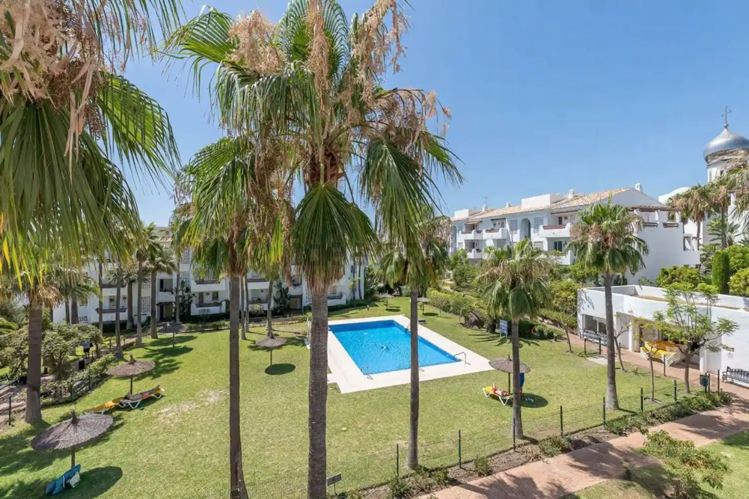 Jardín de Apartamento de alquiler en Estepona con Aire acondicionado, Terraza y Piscina