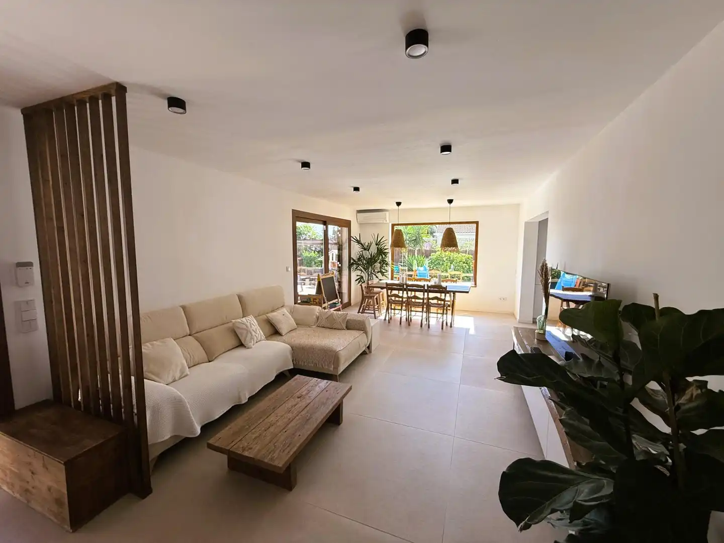 Sala d'estar de Casa o xalet en venda en Marratxí amb Jardí privat, Terrassa i Piscina