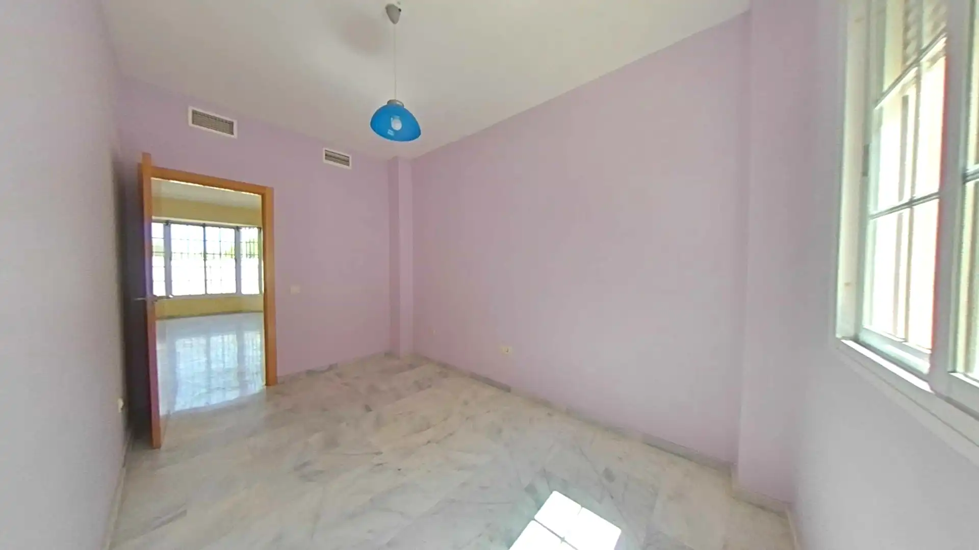 Casa adosada en venda en Gerena amb Traster i Balcó