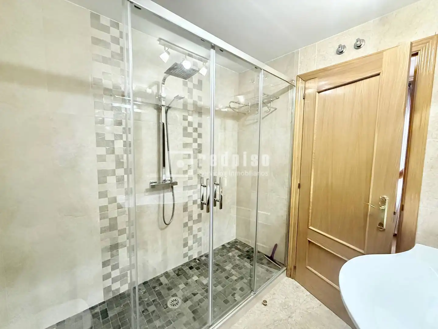 Bathroom of Houses for rent in Alcalá de Henares  with Air Conditioner, Heating and Terrace