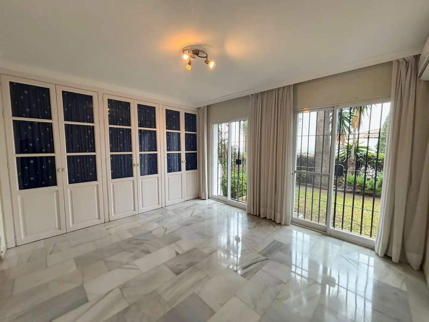Villa mit Pool zum Verkauf in La Duquesa, imagen 8