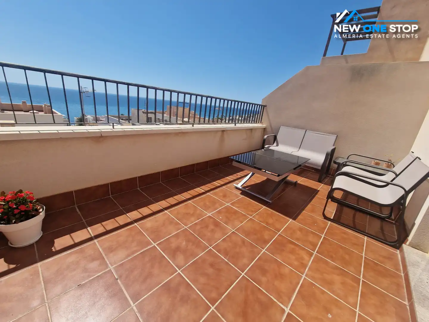 Terraza de Dúplex en venta en Carboneras con Terraza, Horno y Lavadora