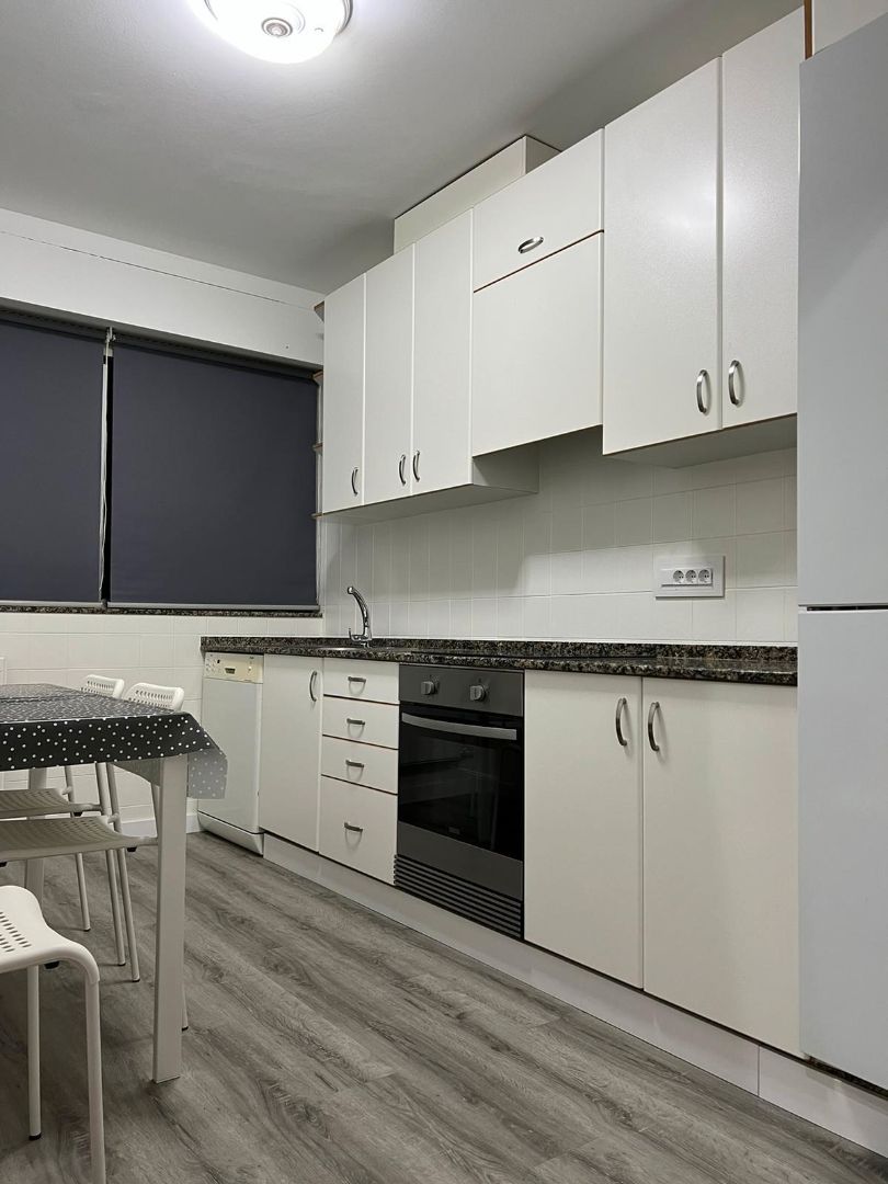 Cuina de Pis en venda en Ferrol amb Calefacció, Parquet i Terrassa