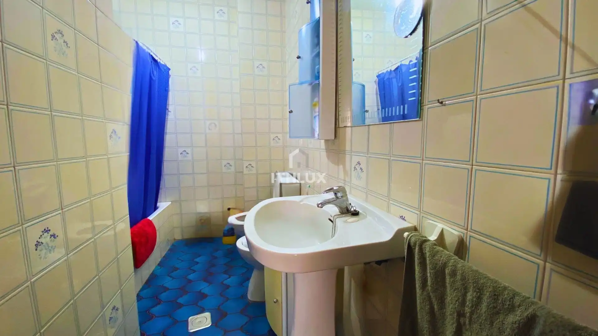 Bathroom of Flat for sale in Castuera  with Air Conditioner, Terrace and Storage room