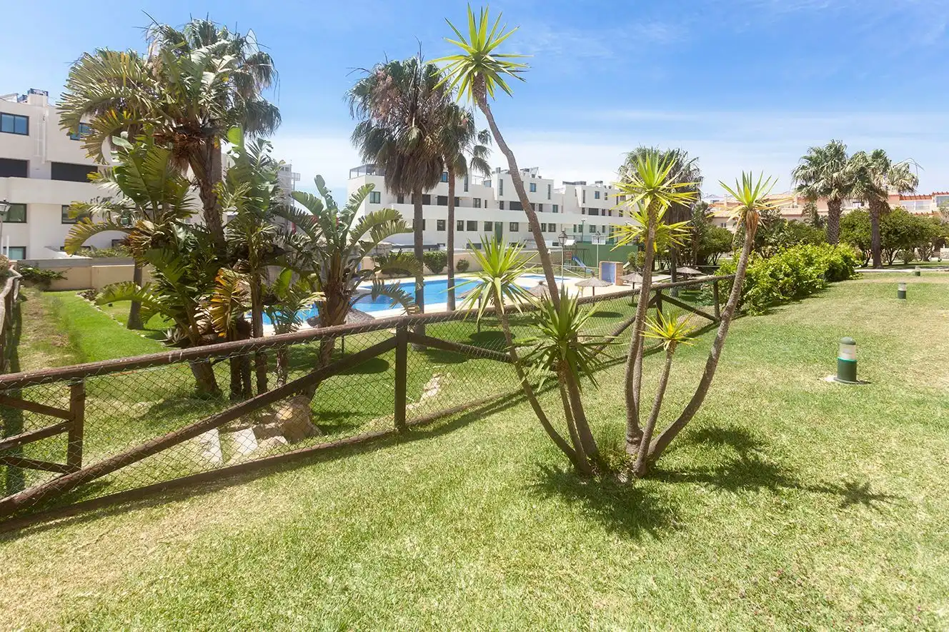 Jardín de Casa adosada en venta en Tarifa con Aire acondicionado, Calefacción y Jardín privado