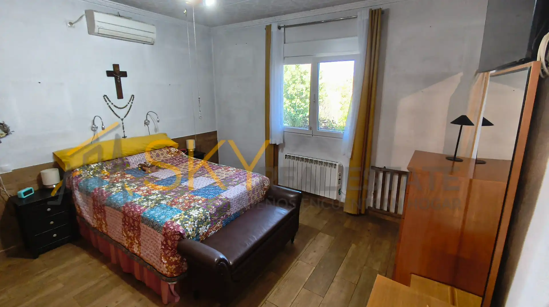Schlafzimmer von Haus oder Chalet zum Verkauf in Llombai mit Möbliert