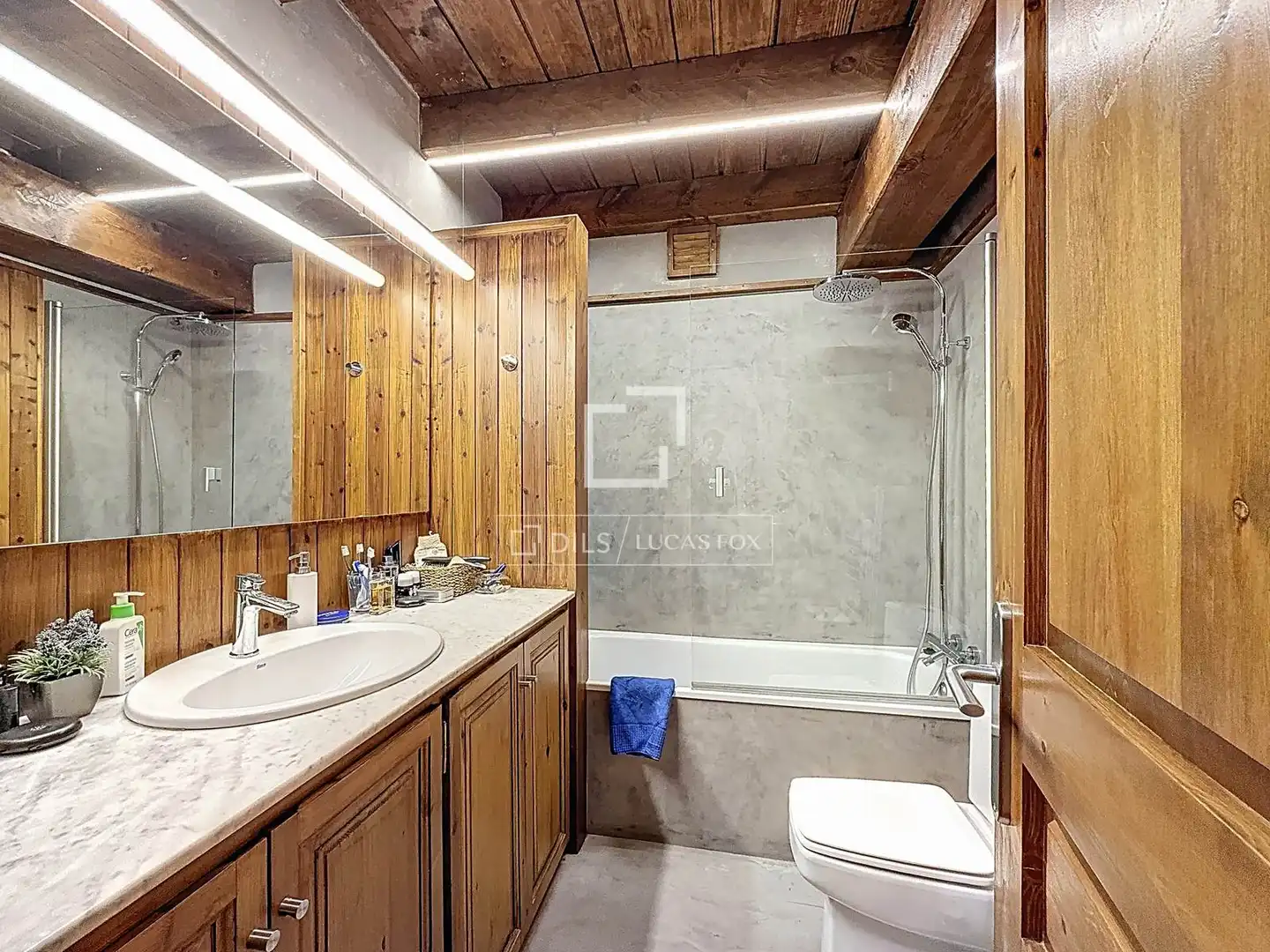 Bathroom of Flat for sale in Madrid  with Heating, Parquet flooring and Terrace