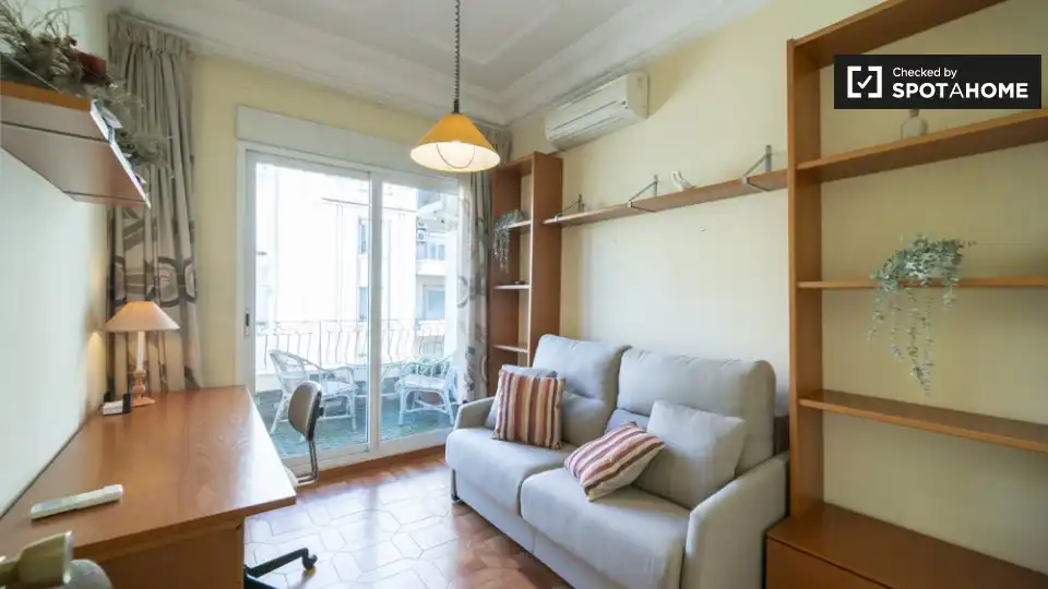 Appartamento con terrazza in affitto a Extramurs, imagen 16