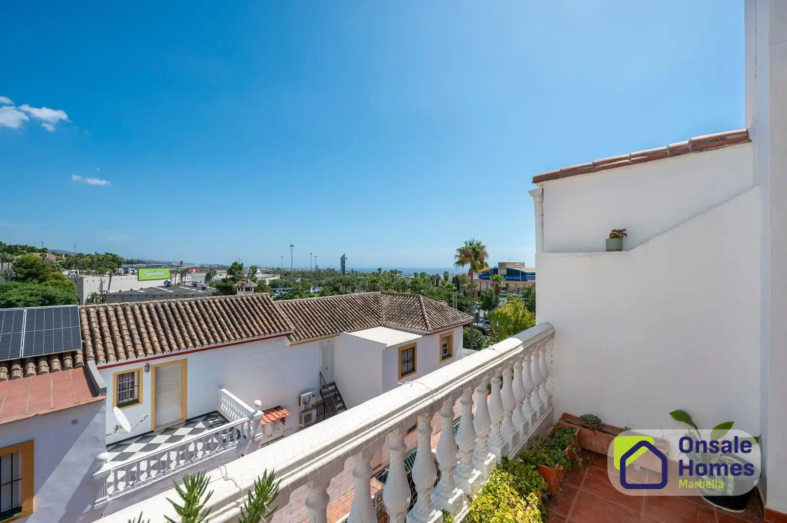 Vista exterior de Casa adosada en venda en Marbella Centro
