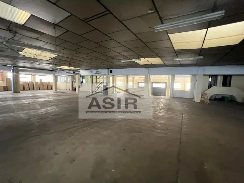 Nave industrial en venta en Corbera