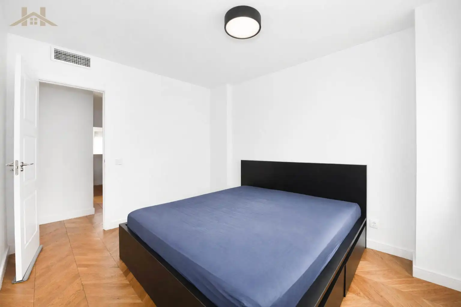 Dormitori de Casa adosada en venda en Tres Cantos amb Aire condicionat, Calefacció i Jardí privat