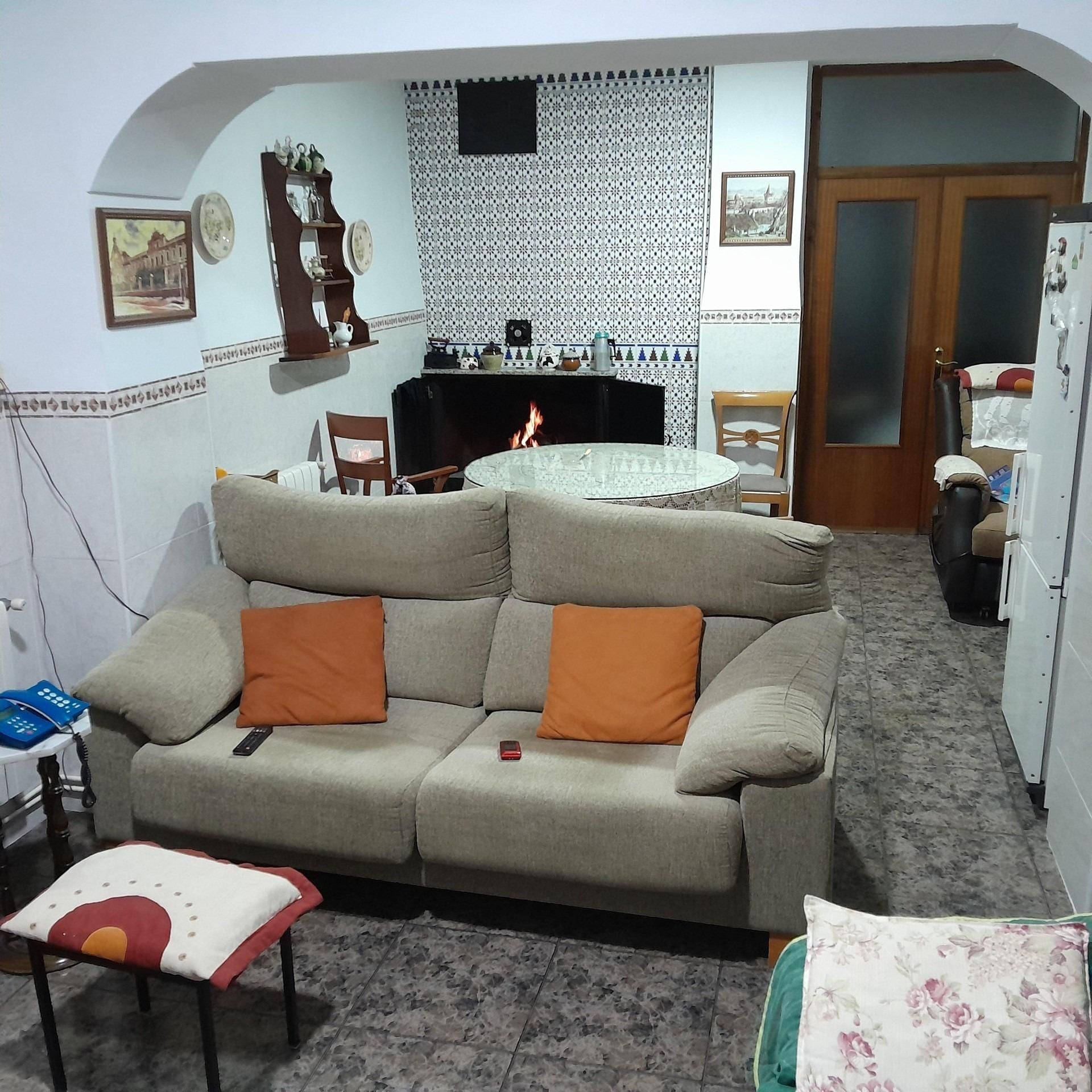 Sala d'estar de Casa o xalet en venda en Yecla amb Calefacció, Jardí privat i Terrassa