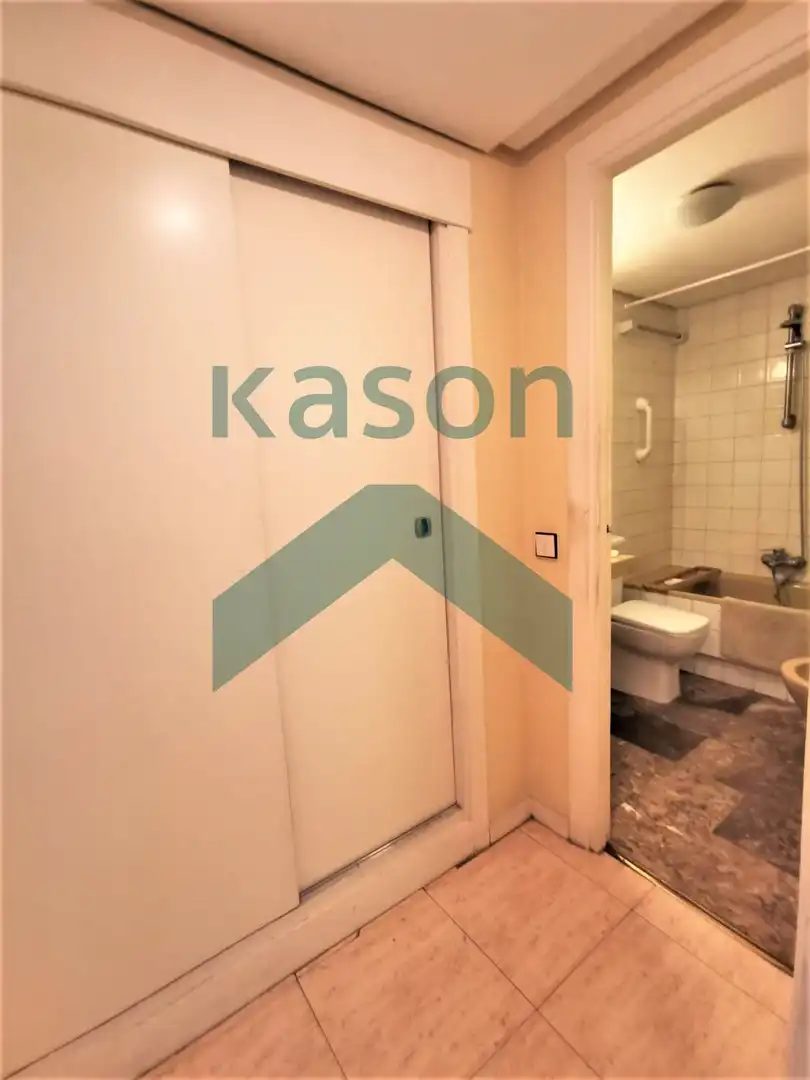 Bany de Apartament de lloguer en Chamartín