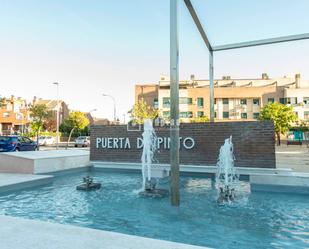 Vista exterior de Casa o xalet en venda en Pinto amb Aire condicionat, Terrassa i Piscina