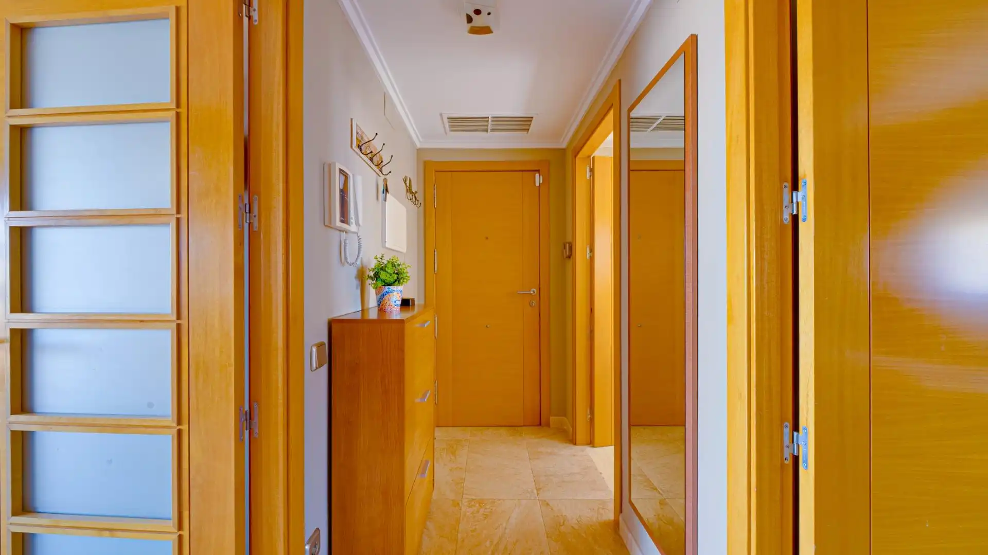 Attic for rent in Calle Ponent, Las Azaleas - Alkadir