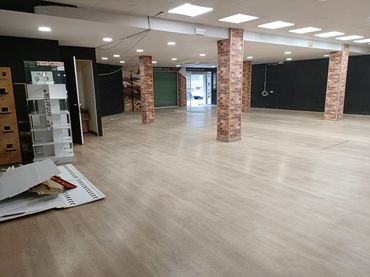 Locale commerciale in vendita a Passeig Maragall