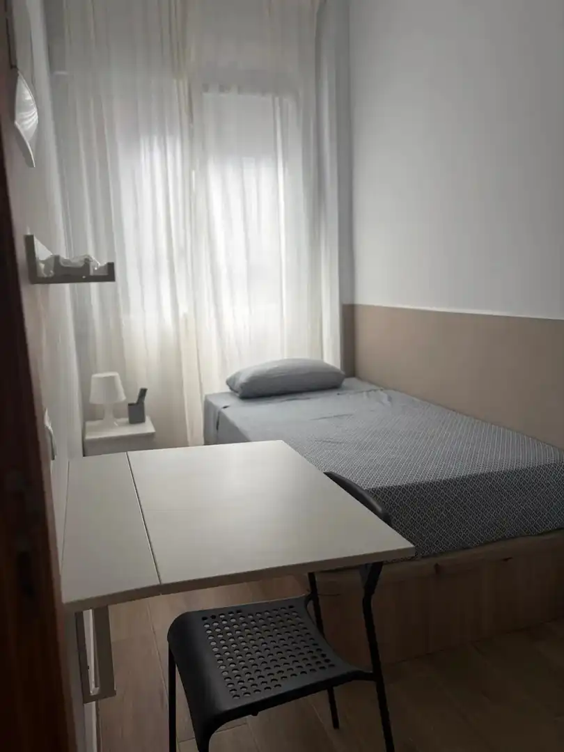 Dormitori de Pis de lloguer en Latina