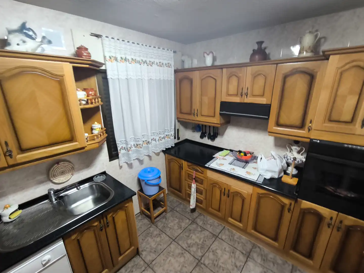 Cocina de Casa o chalet en venta en Torrejón del Rey con Aire acondicionado, Calefacción y Jardín privado