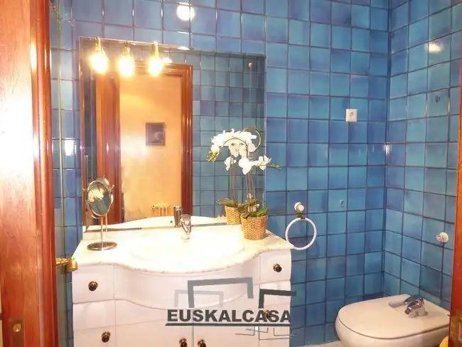 Baño de Piso en venta en Bilbao  con Terraza