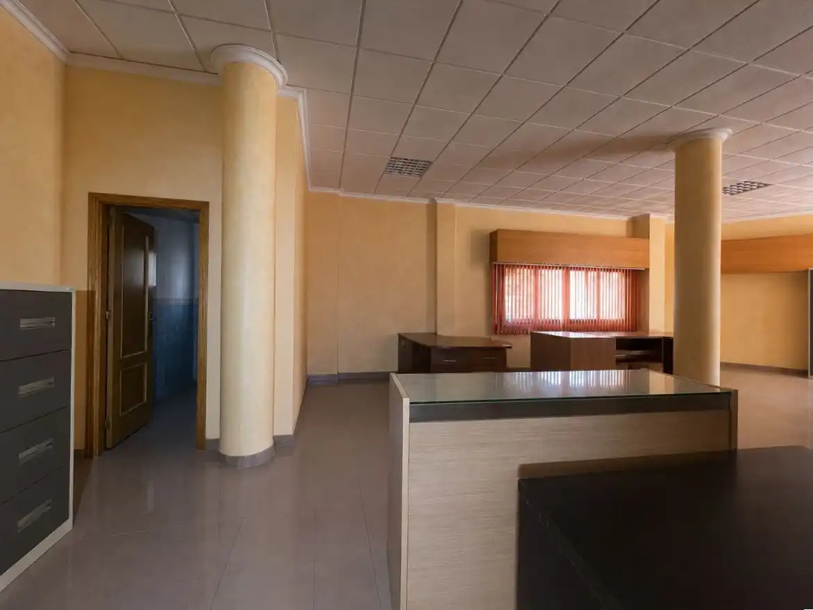 Local commercial à vendre à Calle Juan Carbajo Santos 45, imagen 4