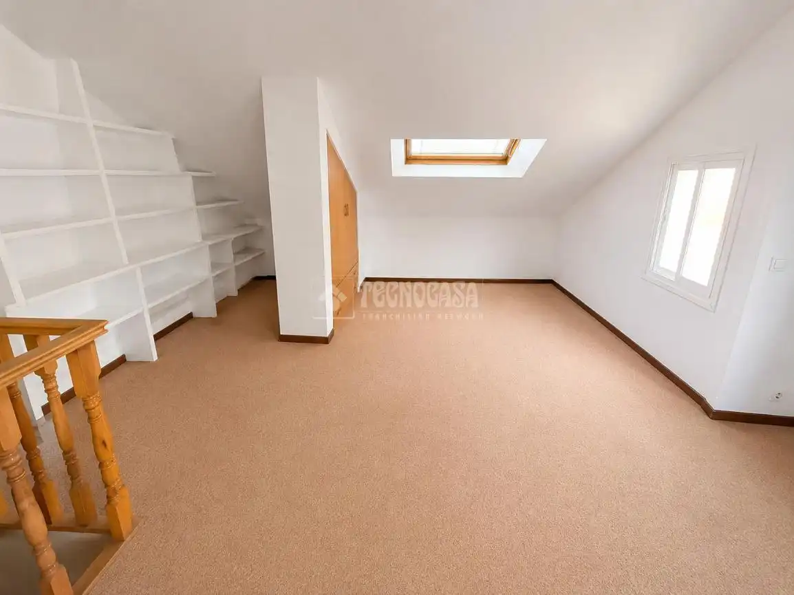 Flat for sale in Pinto  with Air Conditioner, Terrace and Balcony