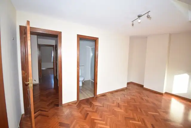 Habitación de Dúplex en venta en A Coruña Capital  con Calefacción, Parquet y Horno