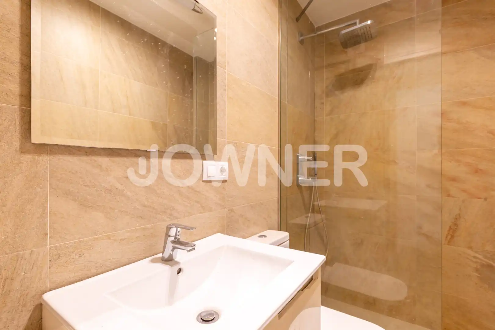 Baño de Piso de alquiler en Madrid con Calefacción, Terraza y Horno