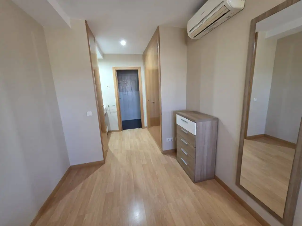 Habitación de Piso de alquiler en Fuenlabrada con Aire acondicionado, Calefacción y Trastero