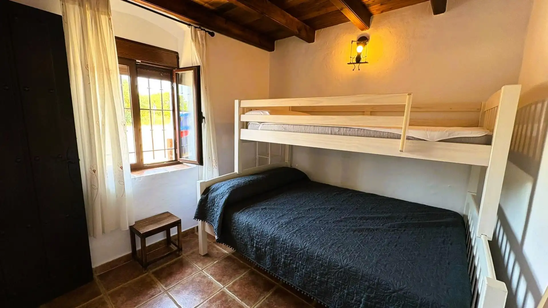 Dormitori de Casa o xalet en venda en Arcos de la Frontera amb Jardí privat i Piscina