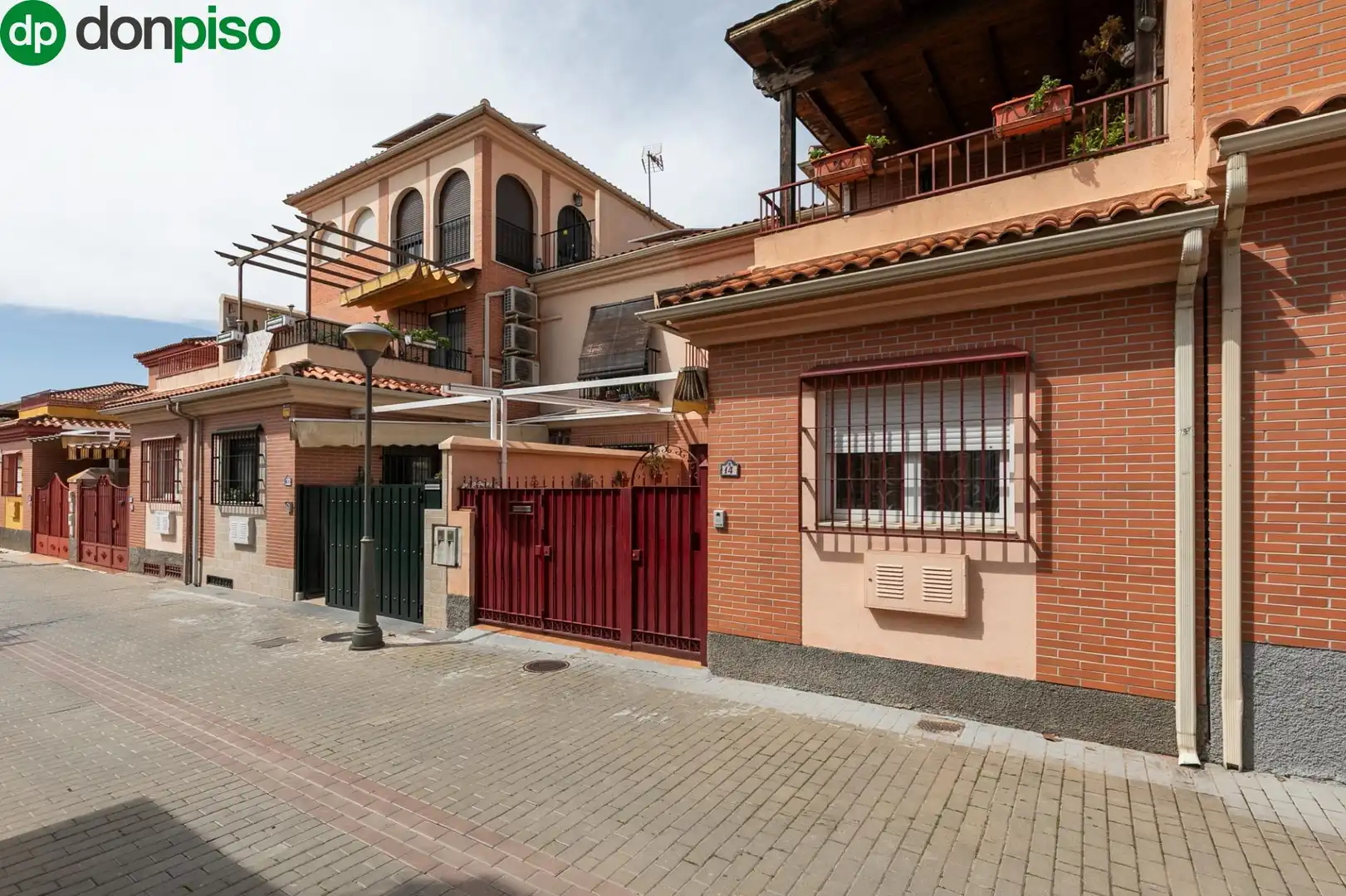 Casa adosada en venda a Calle ELISA SORIANO, Angustias - Chana - Encina