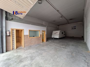Nave industrial in affitto a Paseo Dolóres Ibárruri Pasealekua