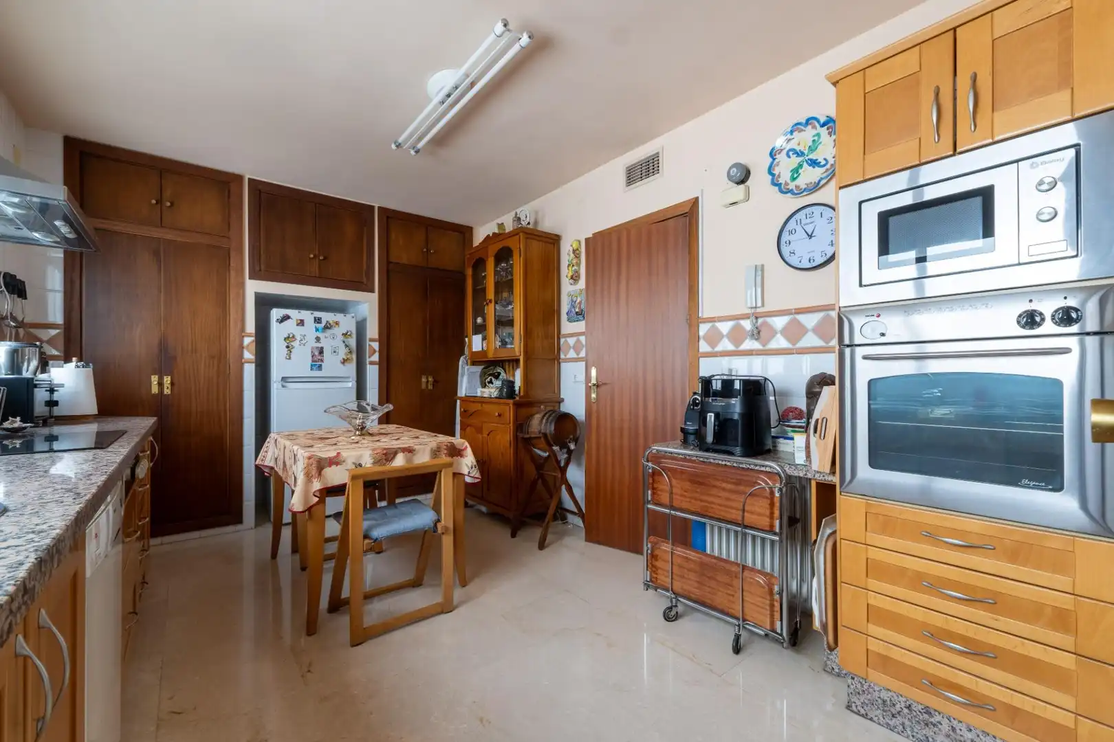 Küche von Wohnung zum Verkauf in Córdoba mit Klimaanlage, Heizung und Abstellraum