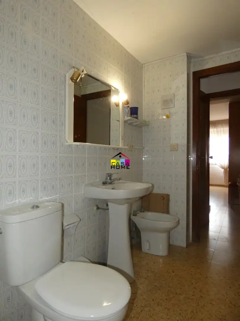 Baño de Piso en venta en Castellón de la Plana / Castelló de la Plana con Amueblado y Balcón