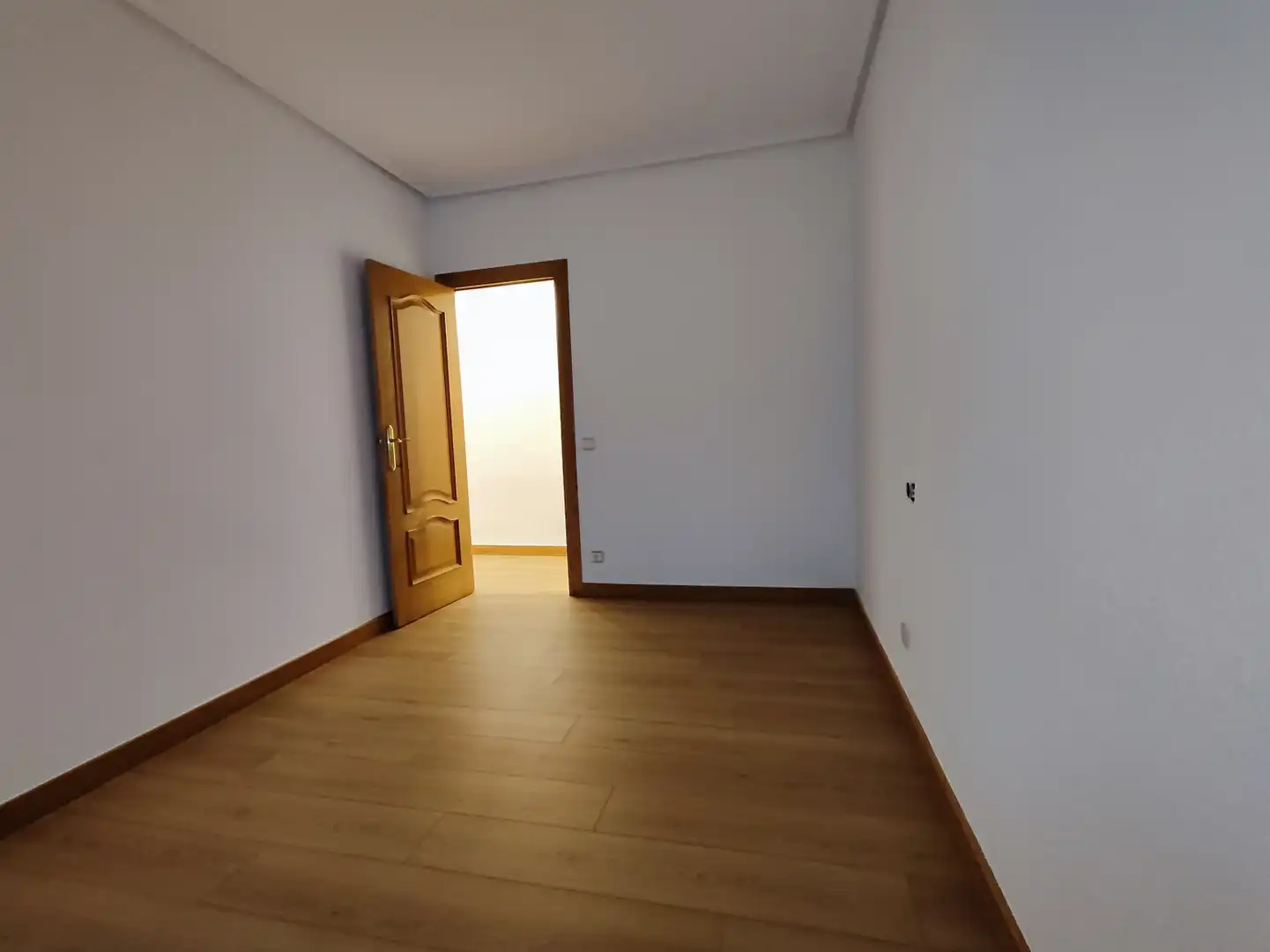 Dormitori de Pis en venda en  Logroño amb Calefacció, Parquet i Balcó
