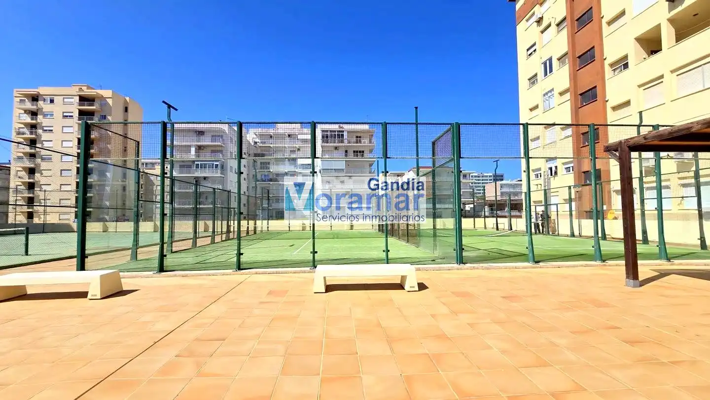 Vista exterior de Apartament de lloguer en Gandia amb Aire condicionat, Terrassa i Moblat