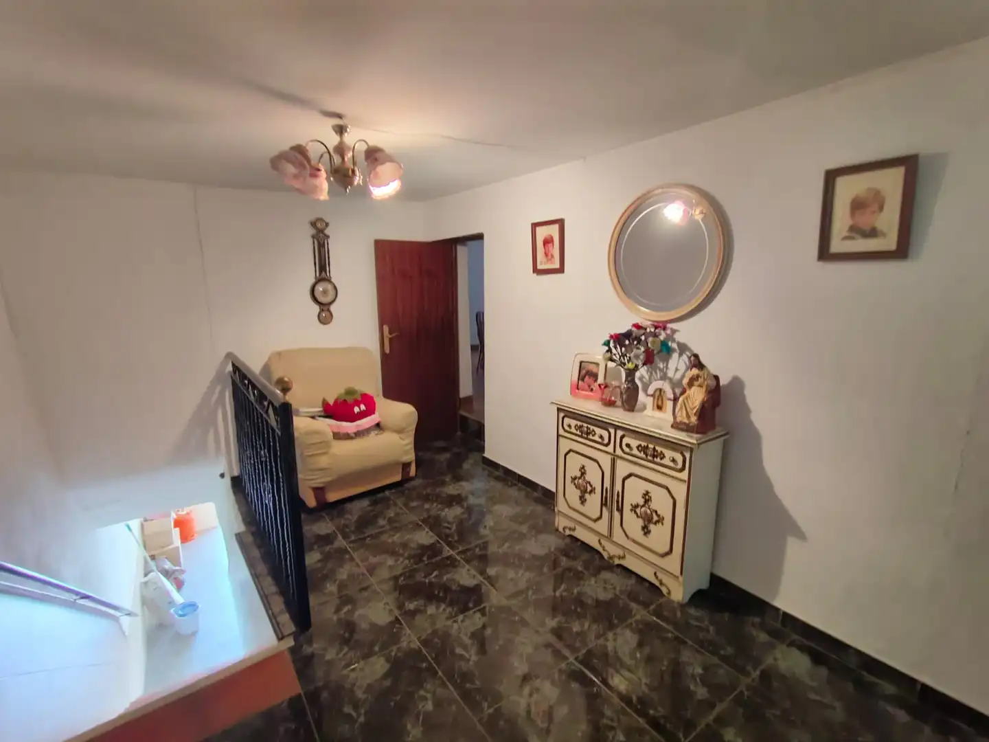 Houses for sale in La Calahorra  with Terrace, Storage room and Furnished