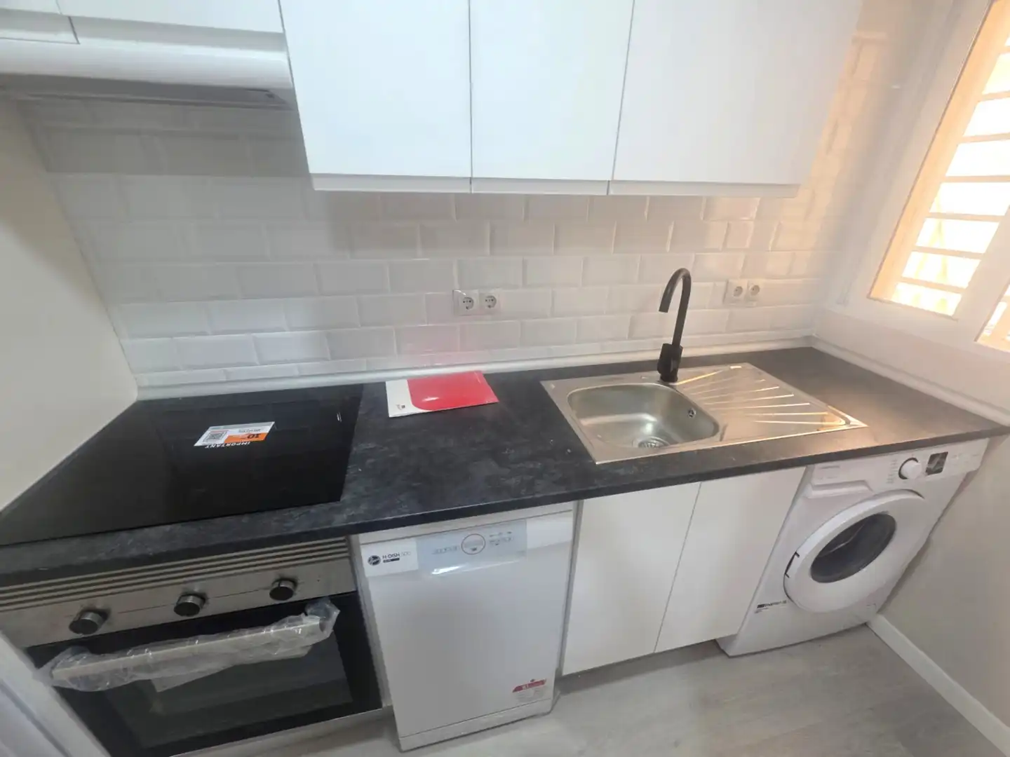 Kitchen of Flat for sale in Madrid  with Heating, Oven and Washing machine