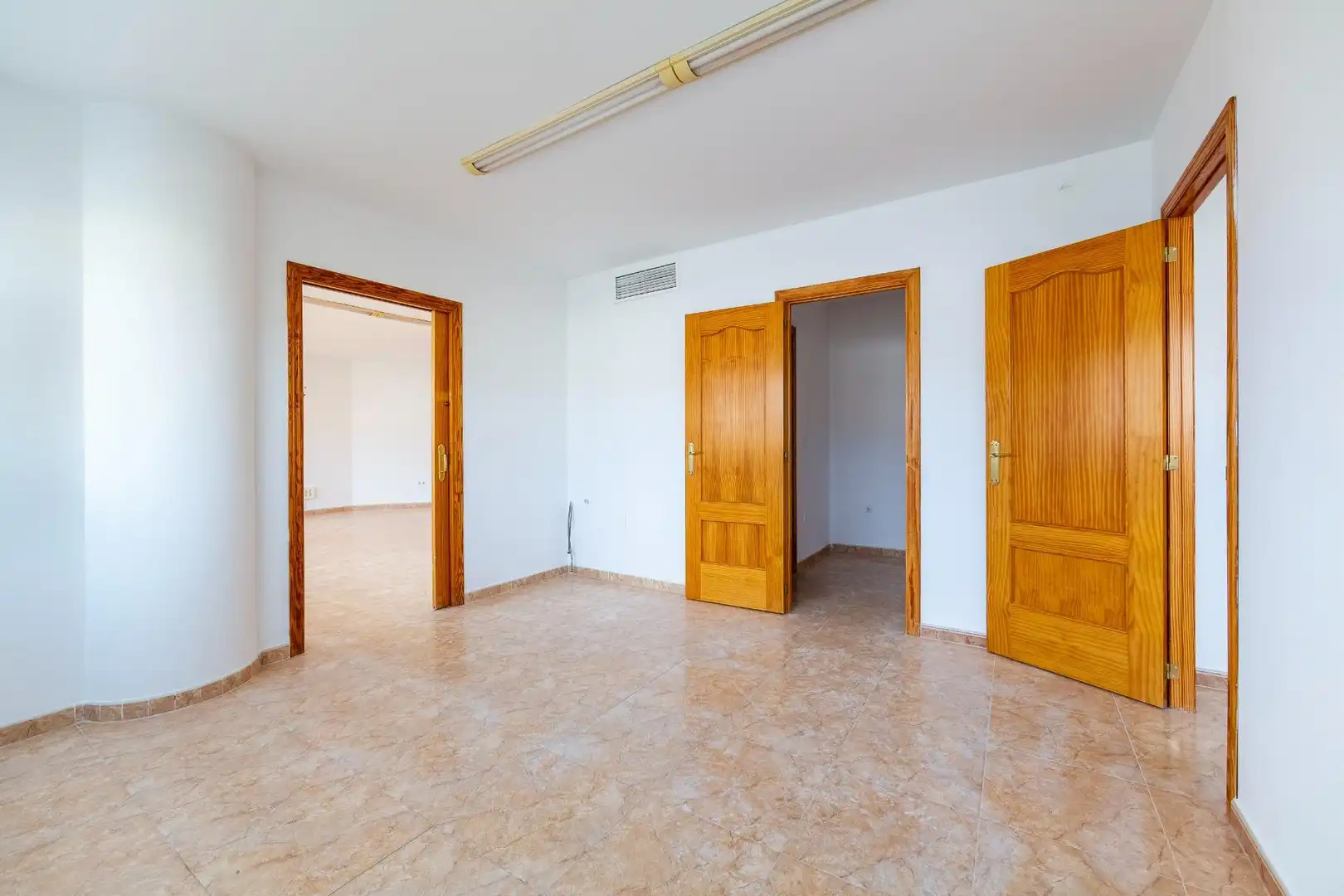 Büro zur Miete in Vícar