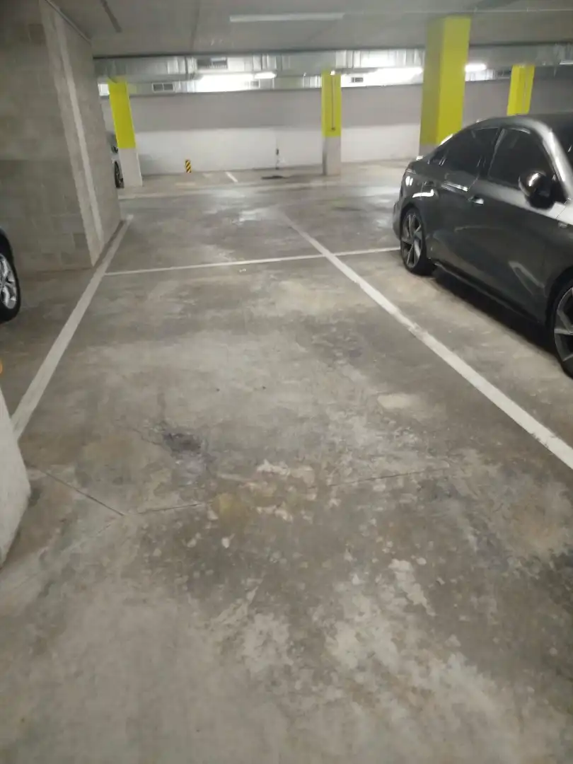 Aparcament de Pis en venda en Badalona amb Aire condicionat, Calefacció i Parquet
