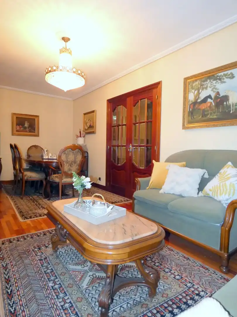 Flat for sale in Karmelo Kalea, Santutxu - Basarrate