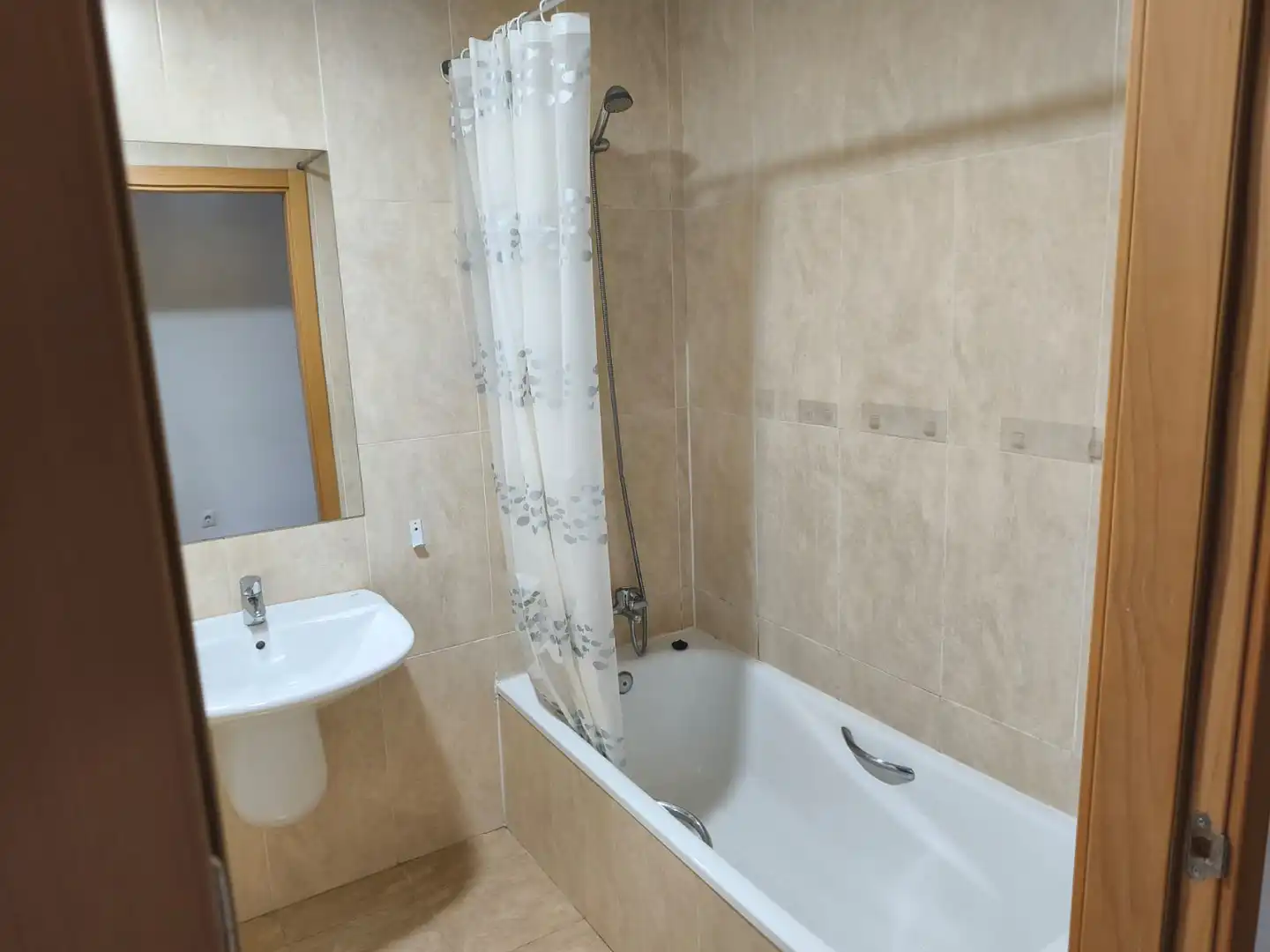 Badezimmer von Wohnung zur Miete in Badajoz mit Klimaanlage, Heizung und Möbliert