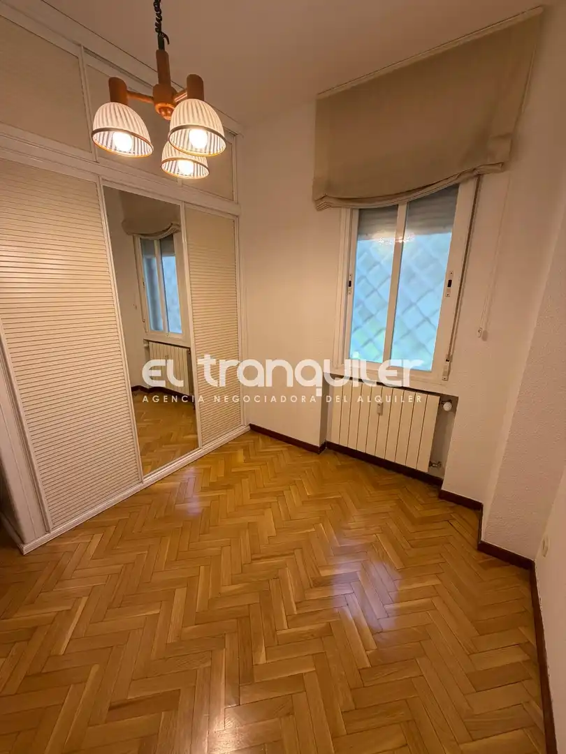 Bedroom of Flat for rent in Madrid  with Air Conditioner, Parquet flooring and Terrace