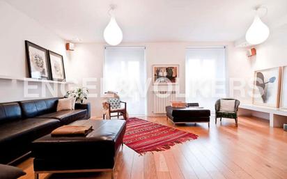 Living room of Flat for sale in  Madrid Capital  with Air Conditioner, Storage room and Balcony